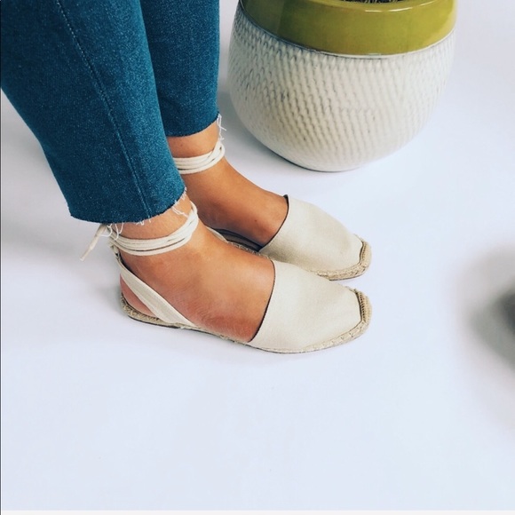🆕✨Abby Cream Canvas Lace Up Espadrilles - Picture 5 of 8